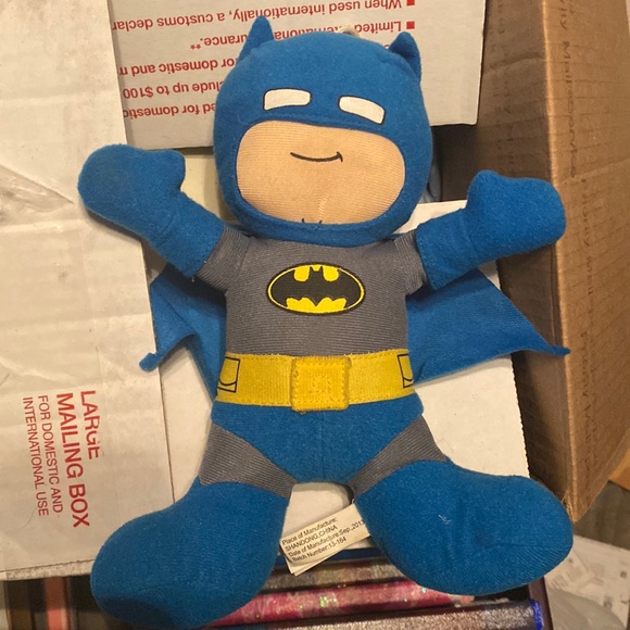 9 inch DC comics Batman stuffed toy - Picture 1 of 3